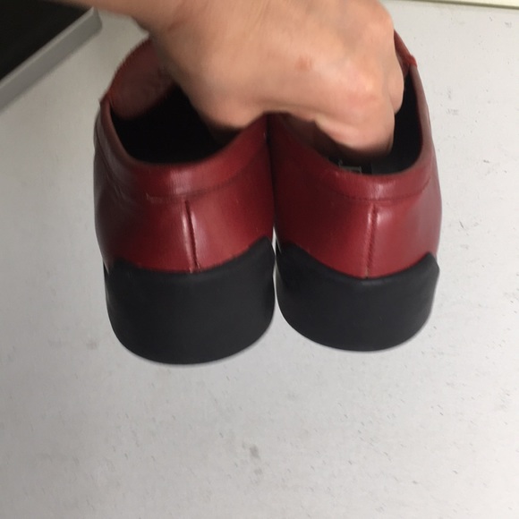 Unlisted Kenneth Cole Red leather loafers size 7 - Picture 7 of 7